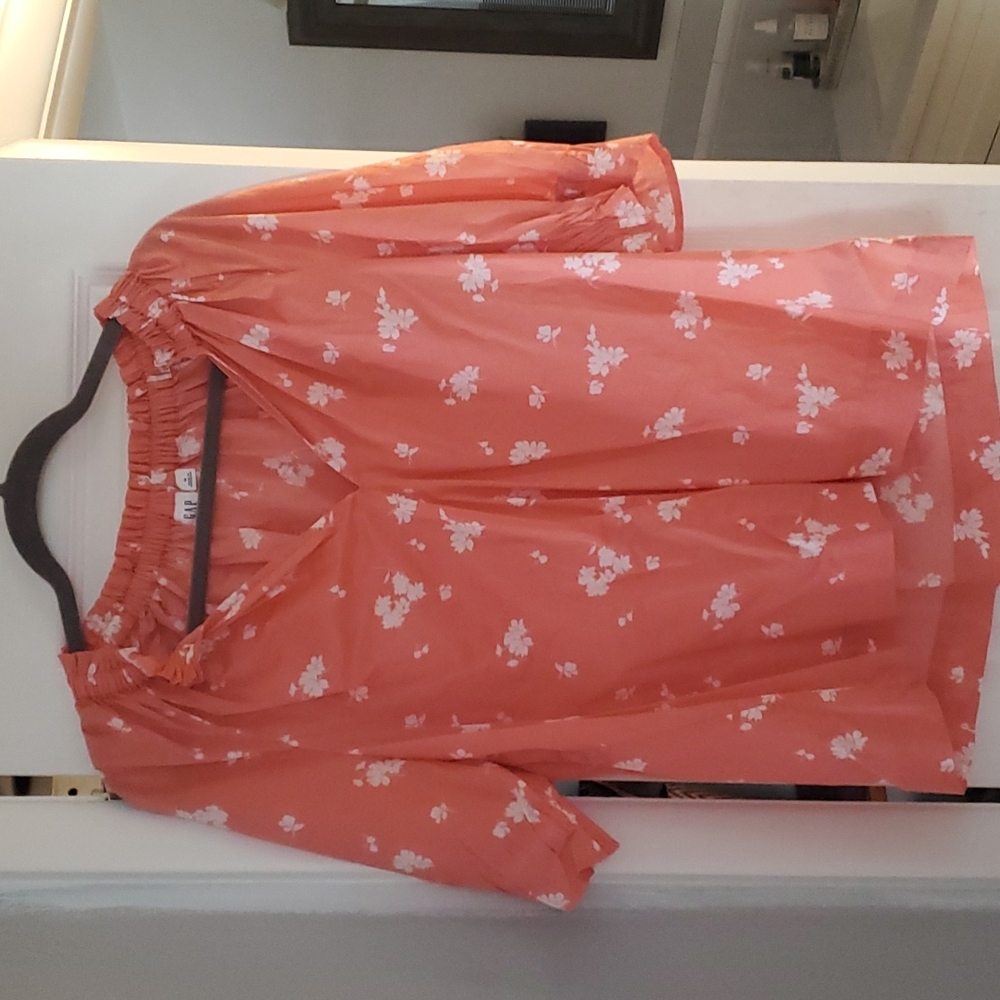 Gap womens sized medium